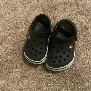 Black crocs
